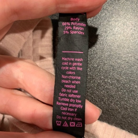 Betsy Johnson Tunic Workout Top - Picture 9 of 9